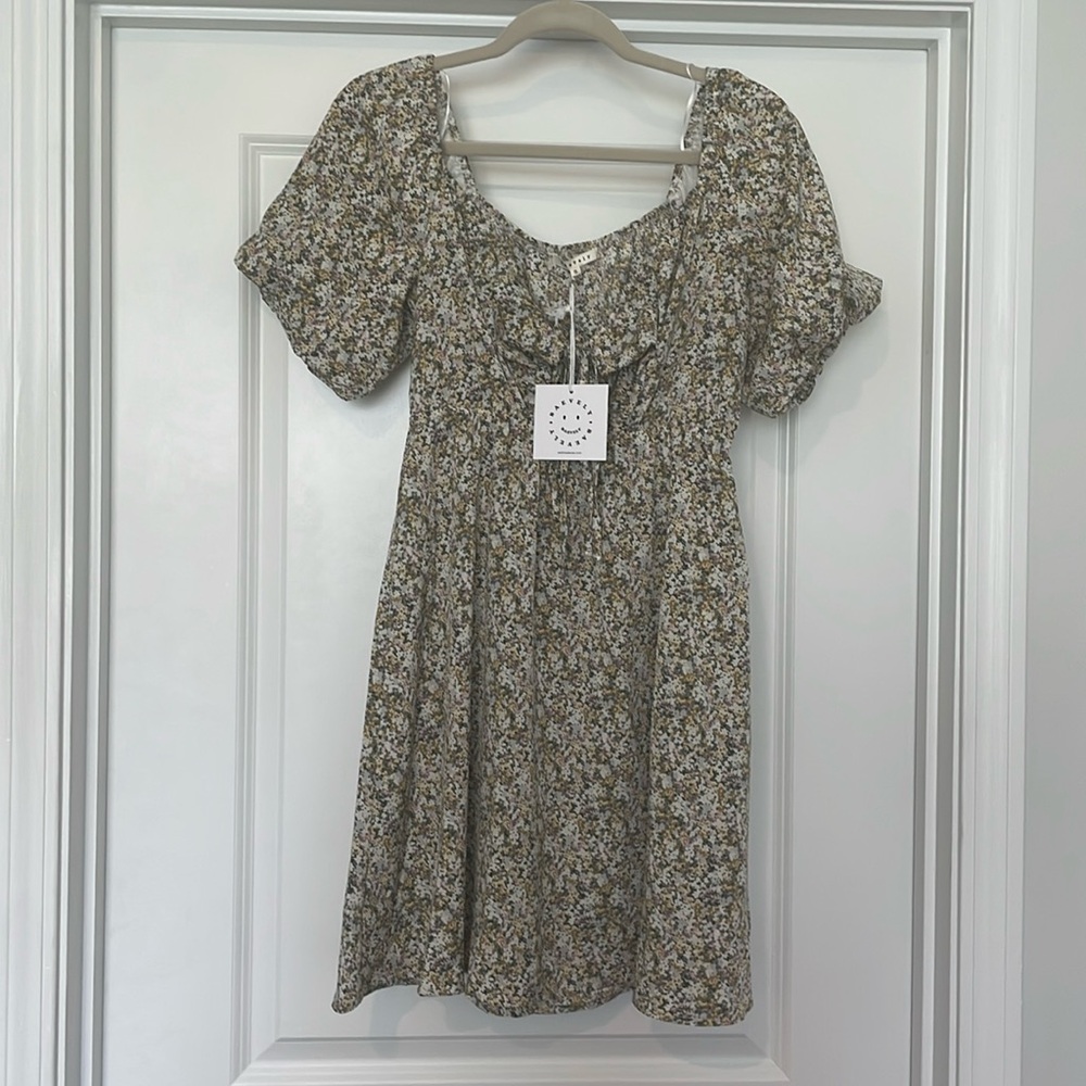 NWT BaeVely dress size small floral